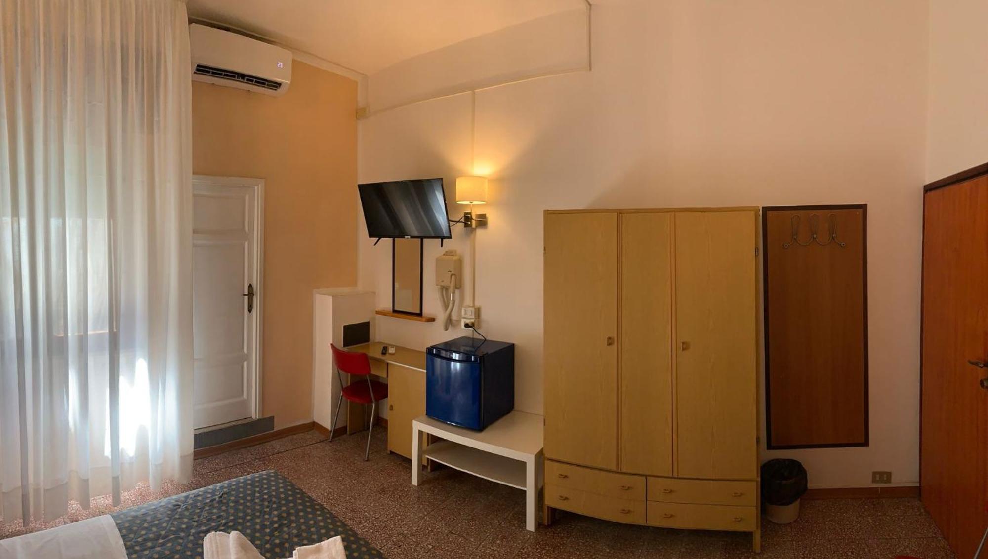 מרינה די צ'צ'ינה Hotel Aurora מראה חיצוני תמונה