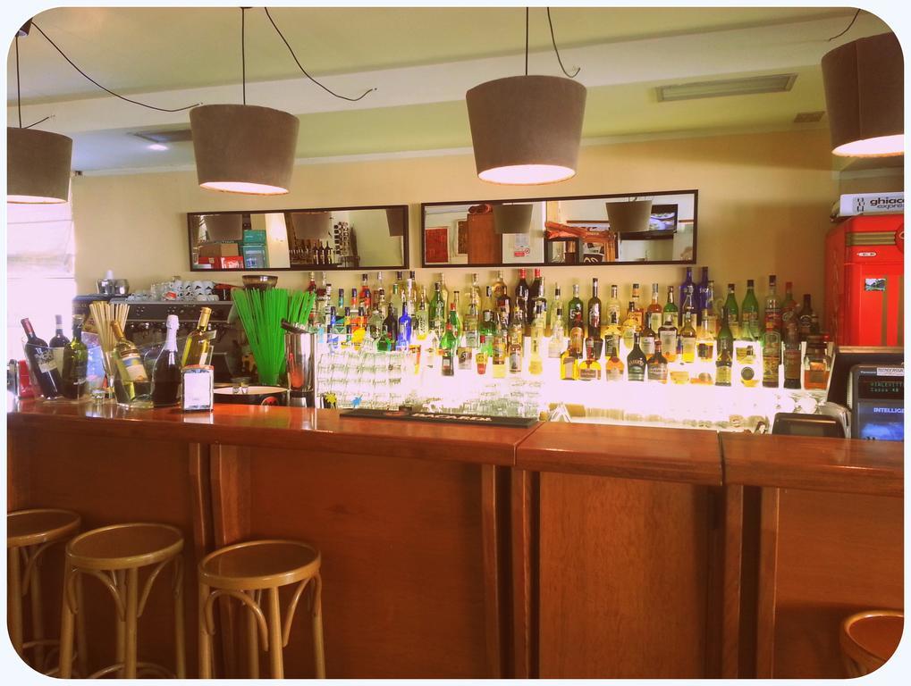 מרינה די צ'צ'ינה Hotel Aurora מראה חיצוני תמונה