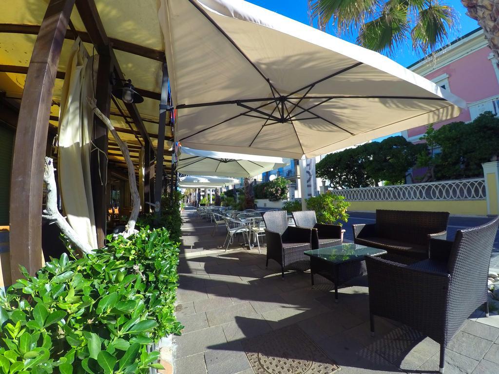 מרינה די צ'צ'ינה Hotel Aurora מראה חיצוני תמונה