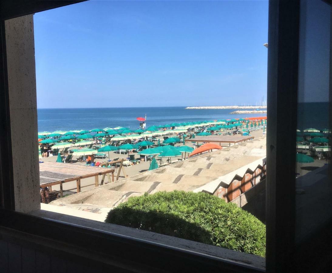 מרינה די צ'צ'ינה Hotel Aurora מראה חיצוני תמונה